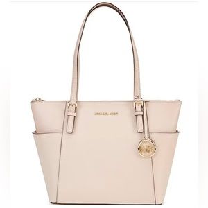 Micheal kors soft pink tote bag . Never used